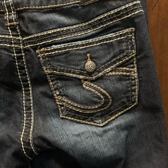 SILVER JEANS || Suki Skinny Jeans - Picture 7 of 9